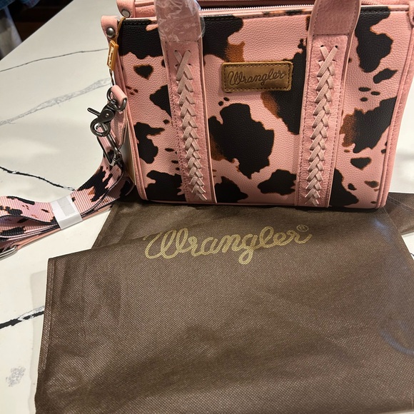 Wrangler Pink and Black Cow Print Women's Bag with concealed carry zipper pouch - Picture 13 of 13